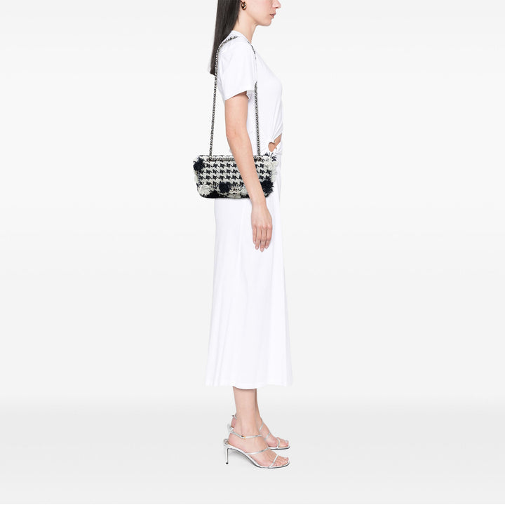 Chanel Classic brodé Houndstooth Pom Pom à rabat Moyen Toile