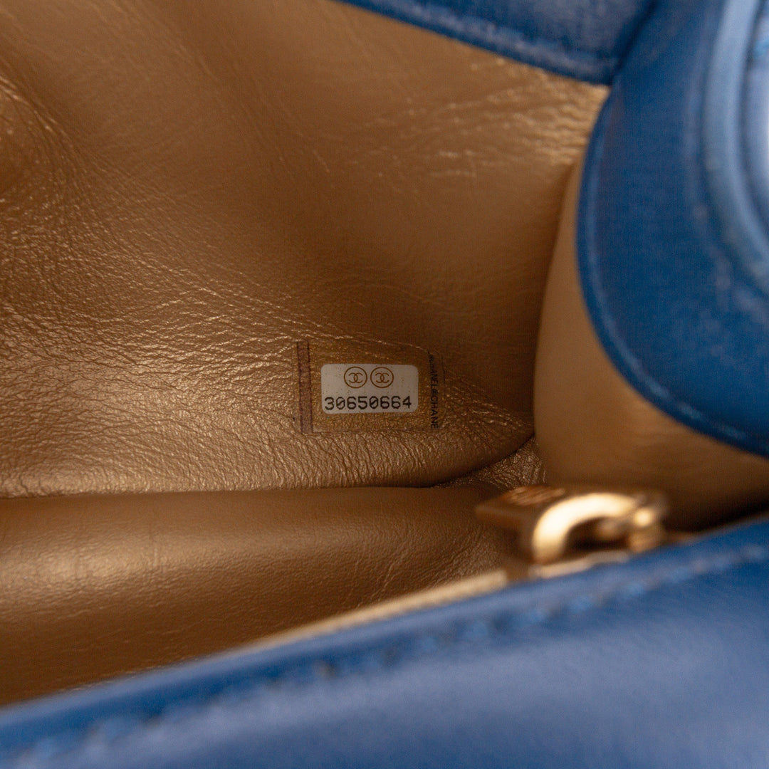 Chanel Mini Rectangular Cuir d’agneau Pearl Crush Flap Bleu – GABY PARIS Authentique