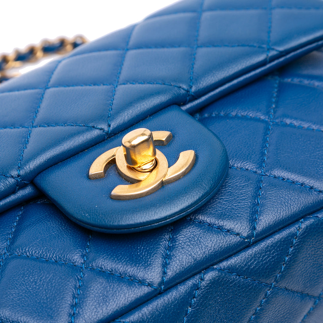 Chanel Mini Rectangular Cuir d’agneau Pearl Crush Flap Bleu – GABY PARIS Authentique