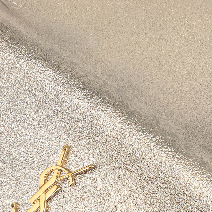Saint Laurent Metallic Cuir de veau Cassandre Pochette