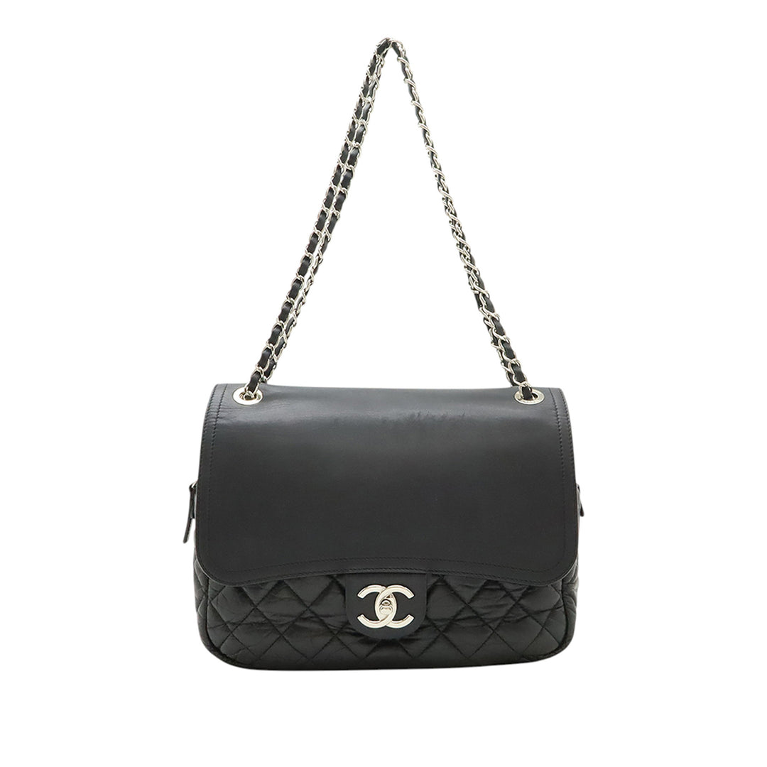 Chanel Matelassé vieilli Cuir de veau Easy Zip à rabat