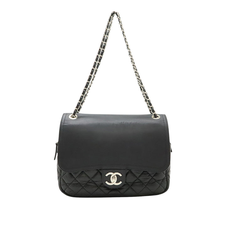 Chanel Matelassé vieilli Cuir de veau Easy Zip à rabat