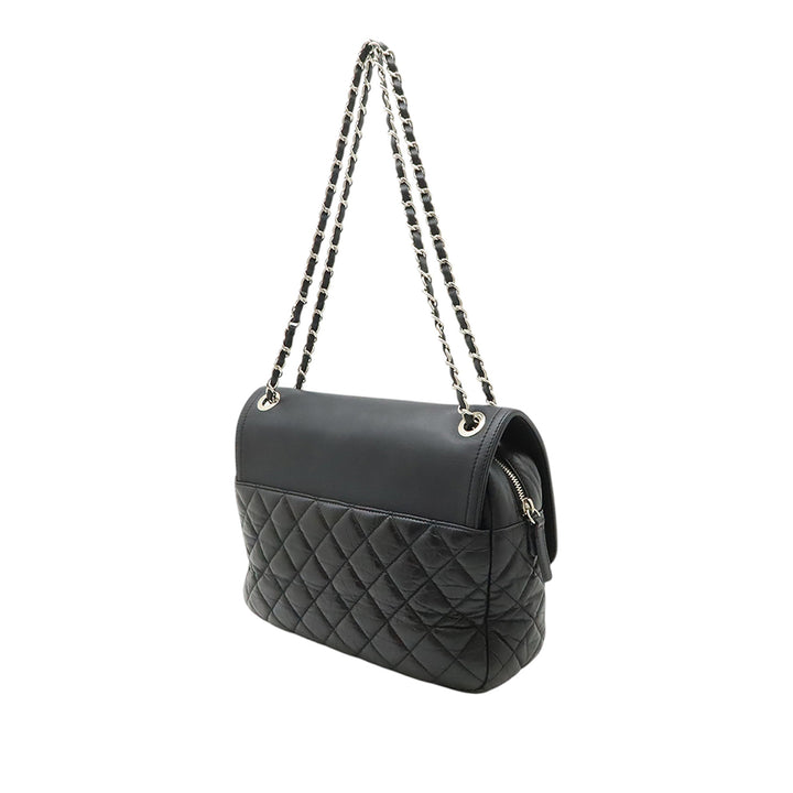 Chanel Matelassé vieilli Cuir de veau Easy Zip à rabat