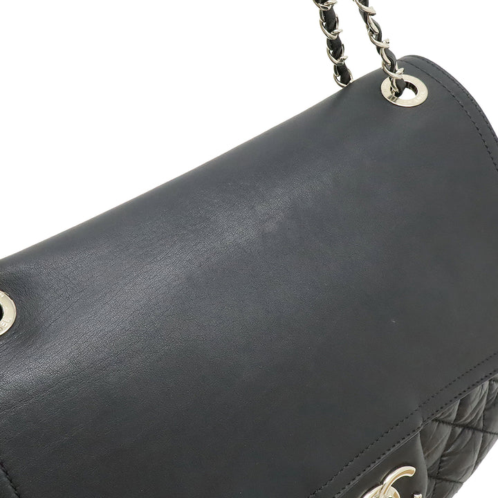 Chanel Matelassé vieilli Cuir de veau Easy Zip à rabat