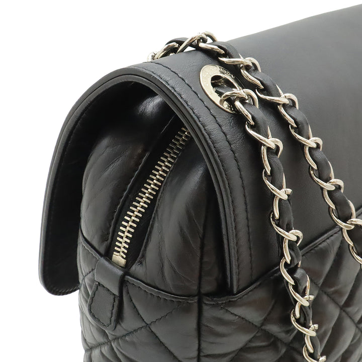 Chanel Matelassé vieilli Cuir de veau Easy Zip à rabat