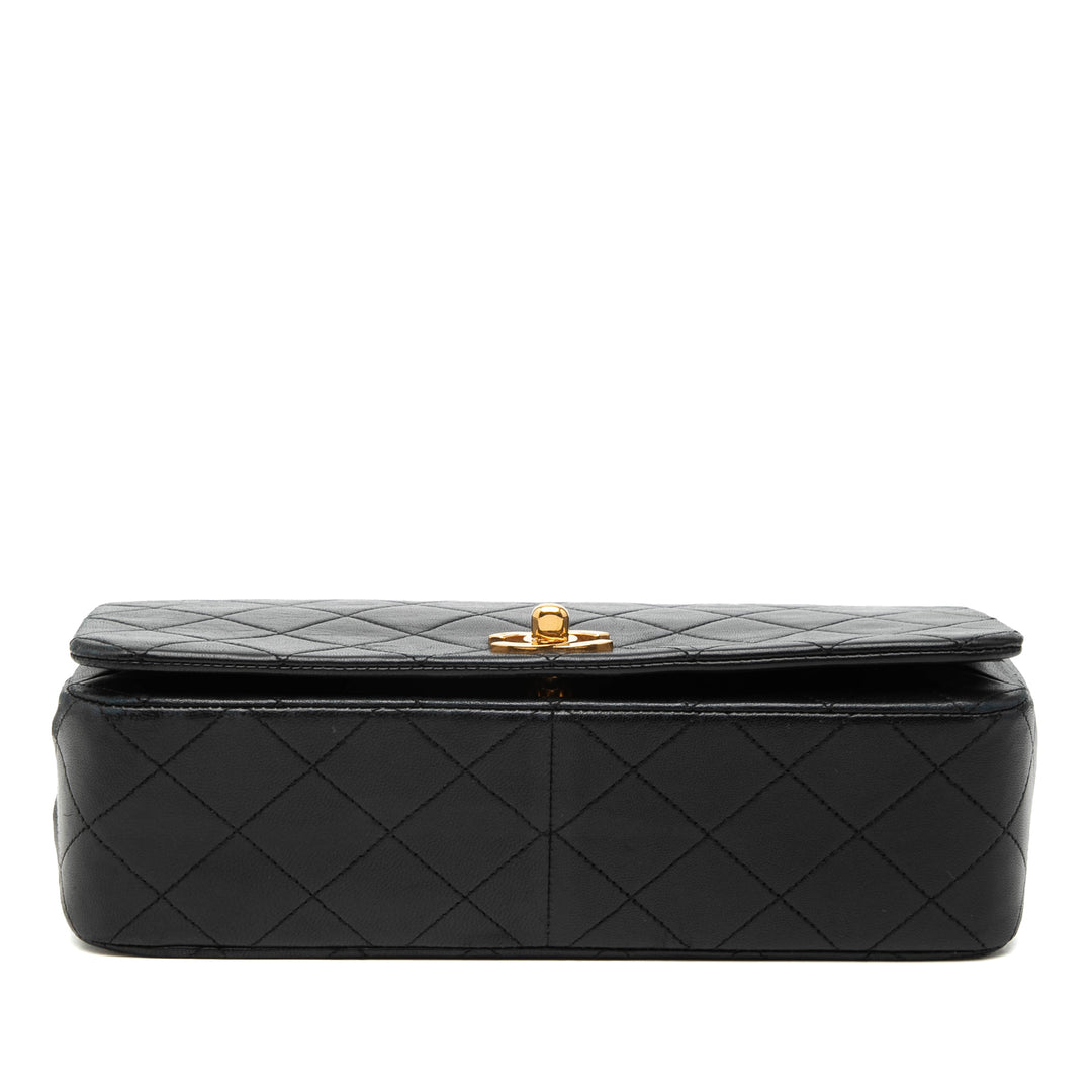 Chanel Medium Matelassé Cuir d’agneau Rabat intégral