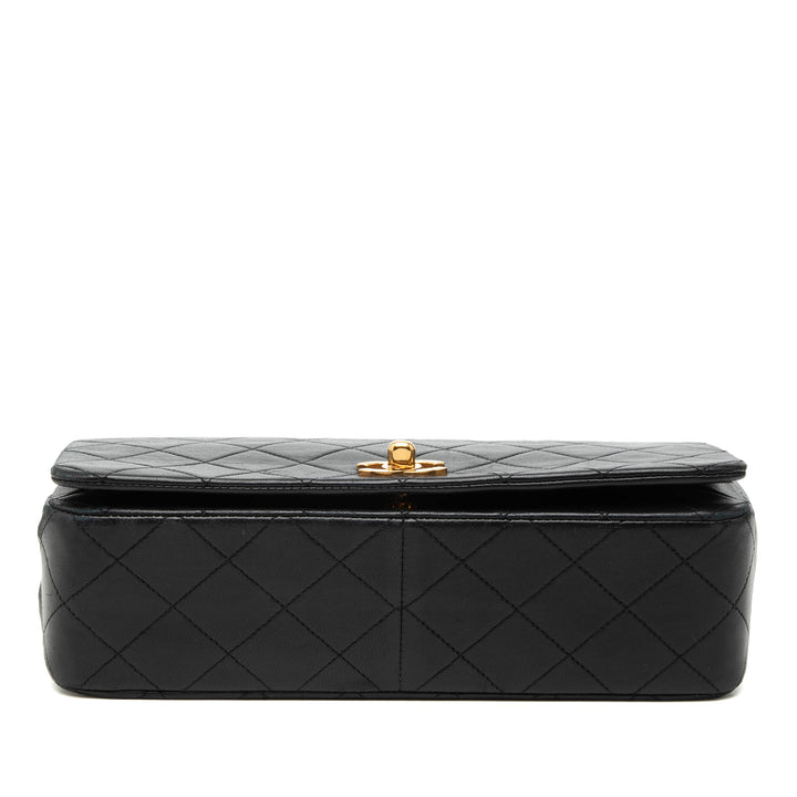 Chanel Medium Matelassé Cuir d’agneau Rabat intégral