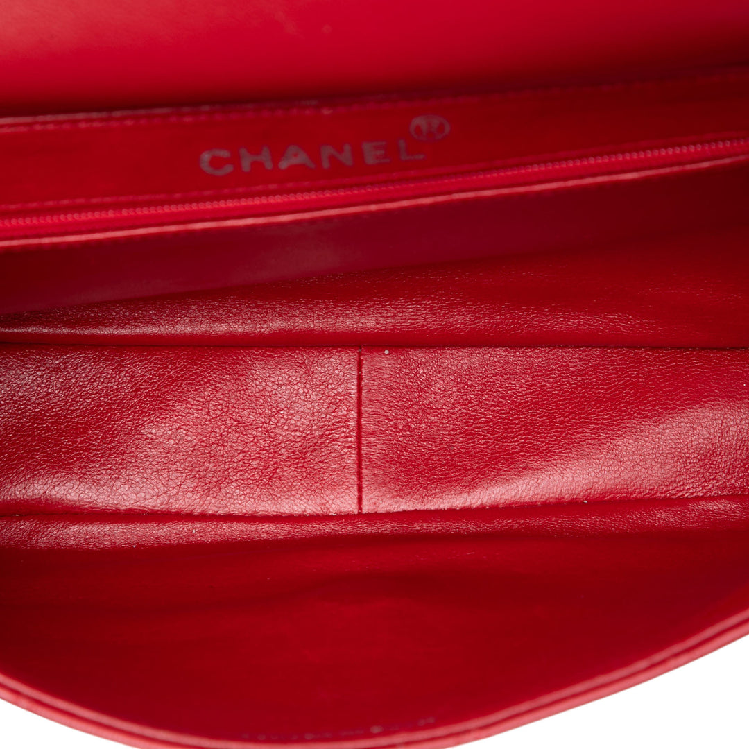 Chanel Matelassé sac à Moyen Cuir d'agneau Rouge – vue 4 – GABY PARIS
