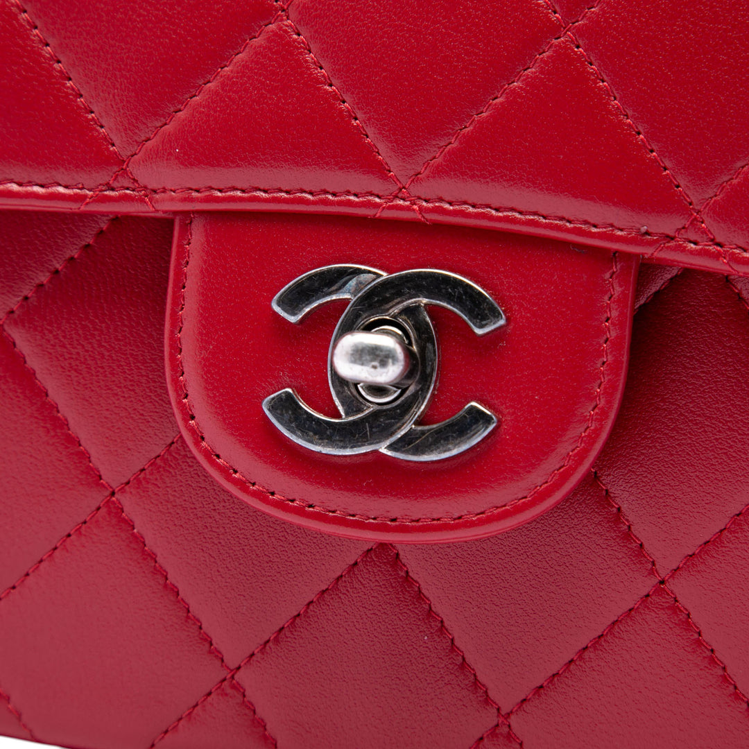 Chanel Matelassé sac à Moyen Cuir d'agneau Rouge – vue 5 – GABY PARIS