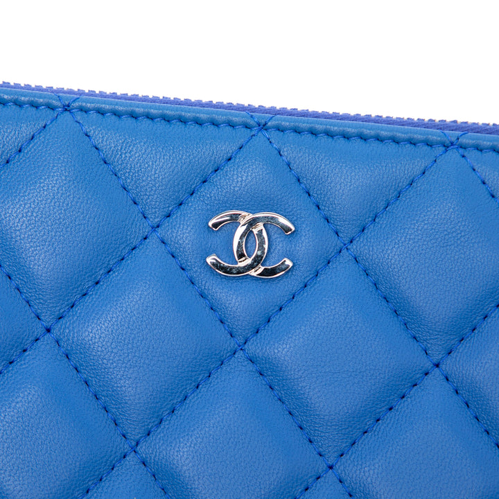 Chanel Matelassé O Étui Pochette Moyen Cuir d'agneau