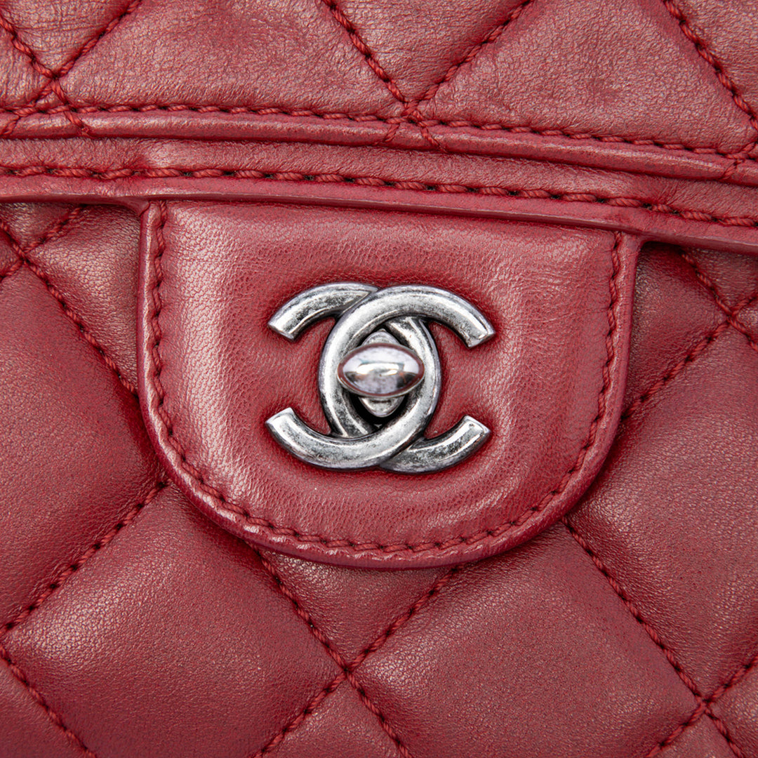 Chanel Small Matelassé Cuir d'agneau Citizen Zip à rabat