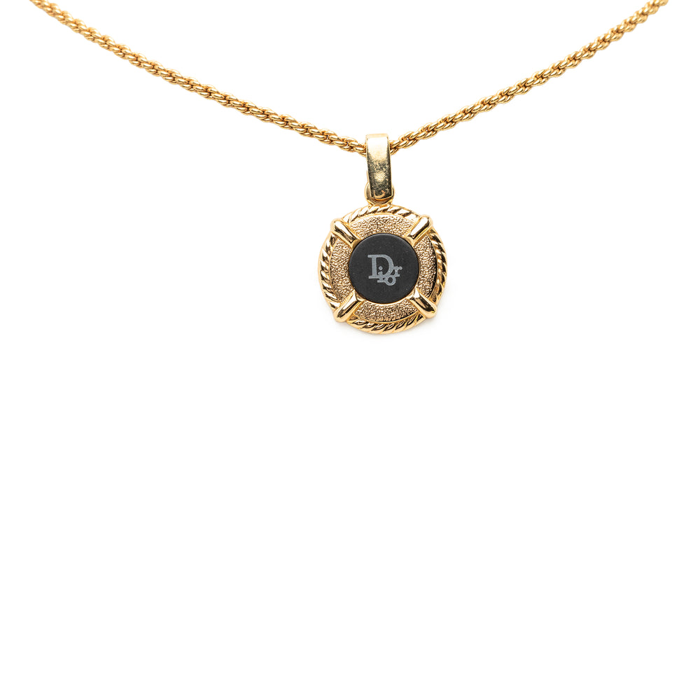 Dior plaqué Émail Logo Rond Pendant Collier Doré – vue 2 – GABY PARIS