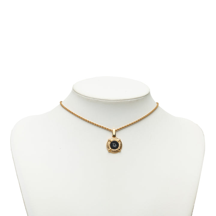 Dior plaqué Émail Logo Rond Pendant Collier Doré – vue 6 – GABY PARIS