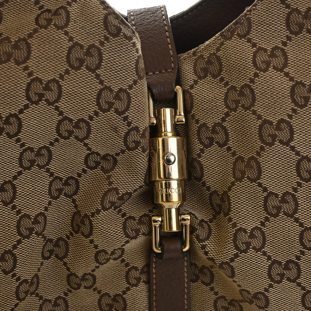 Gucci GG Toile Nailhead Jackie Bardot Sac bandoulière