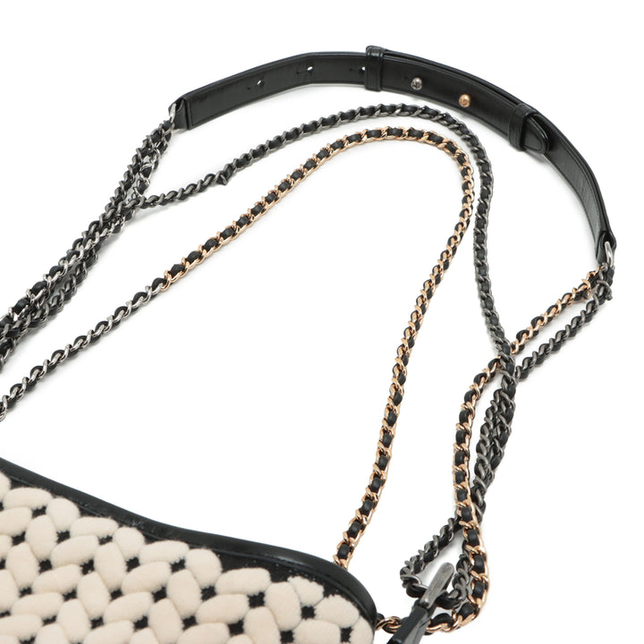 Chanel Small Knit and Cuir de veau Gabrielle Hobo Noir