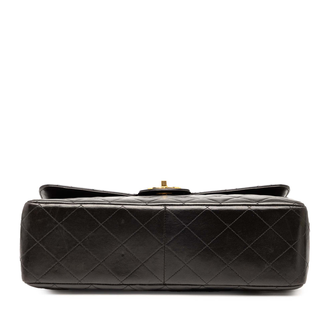 Chanel Jumbo Classic Cuir d’agneau Simple rabat Noir – GABY PARIS Authentique