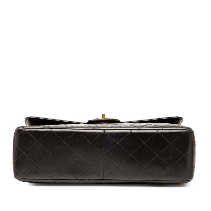 Chanel Jumbo Classic Cuir d’agneau Simple rabat Noir – GABY PARIS Authentique