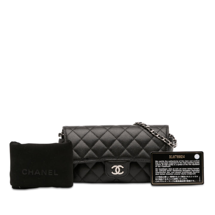 Chanel Matelassé Caviar Sunglasses Étui avec chaîne