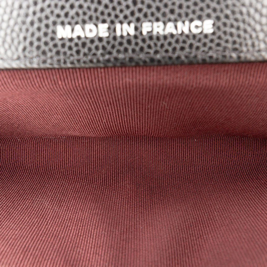 Chanel Matelassé Caviar Sunglasses Étui avec chaîne