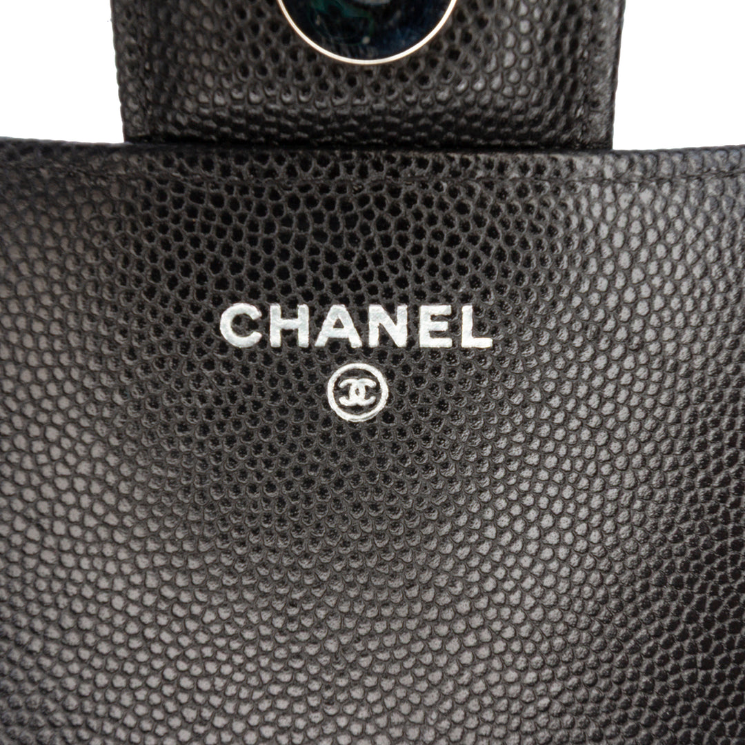 Chanel Matelassé Caviar Sunglasses Étui avec chaîne