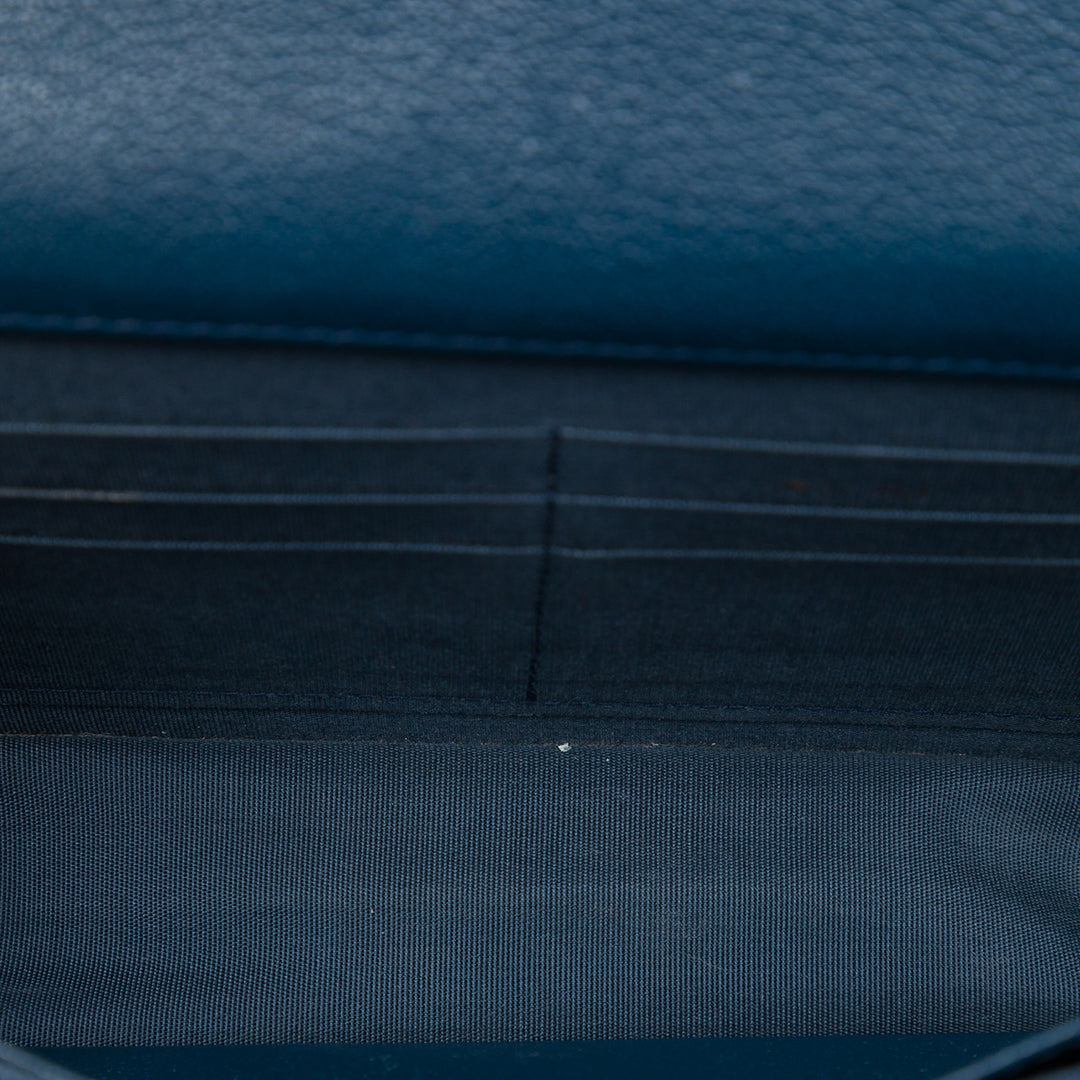 Chanel Matelassé et CC Œillets Wallet on Chain Cuir de chèvre Bleu