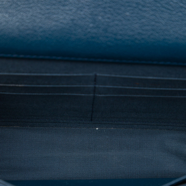 Chanel Matelassé et CC Œillets Wallet on Chain Cuir de chèvre Bleu