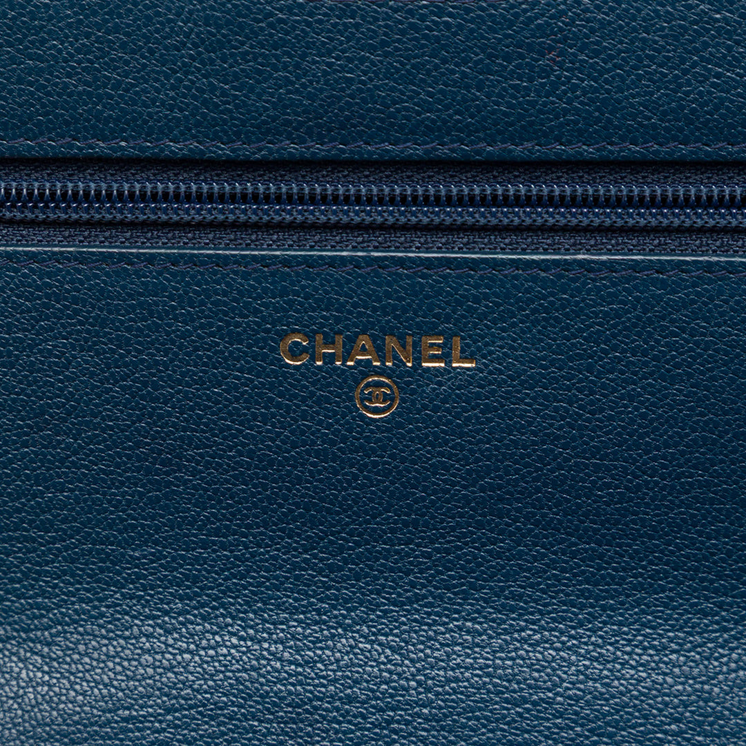 Chanel Matelassé et CC Œillets Wallet on Chain Cuir de chèvre Bleu