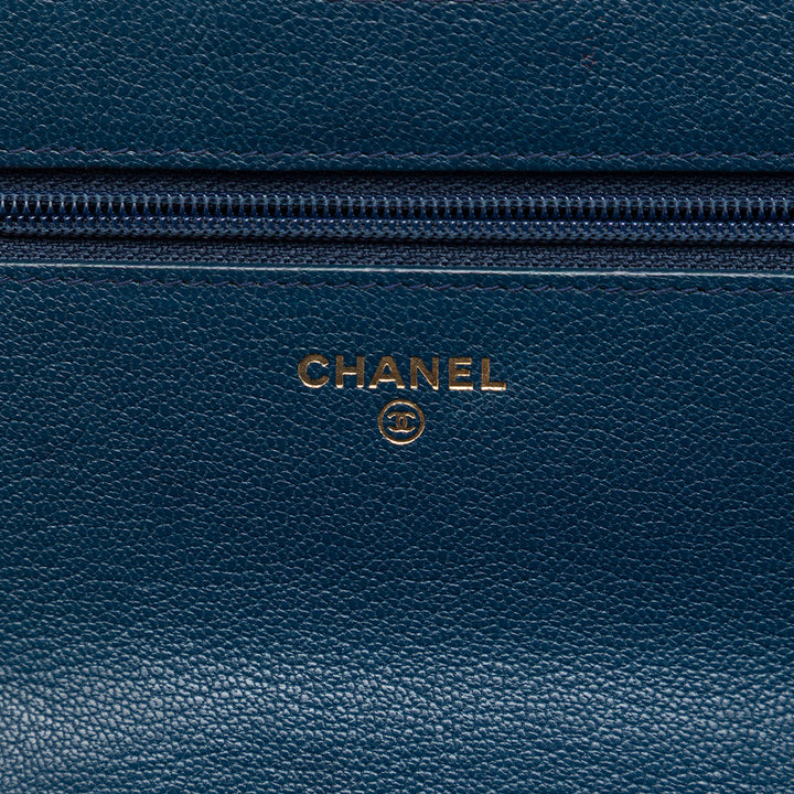 Chanel Matelassé et CC Œillets Wallet on Chain Cuir de chèvre Bleu