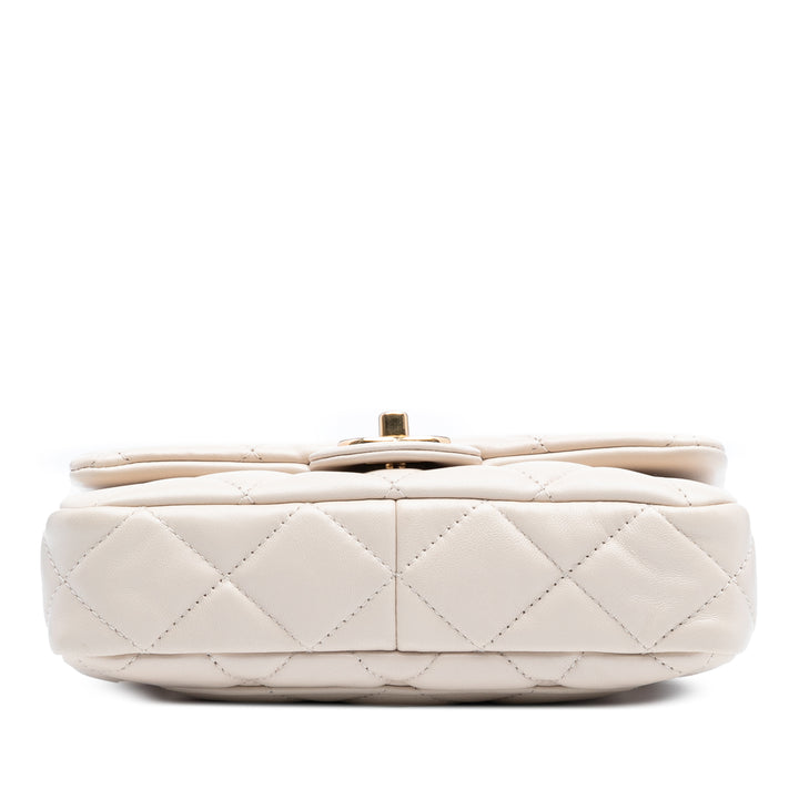 Chanel Small Matelassé Cuir d’agneau Funky Town à rabat