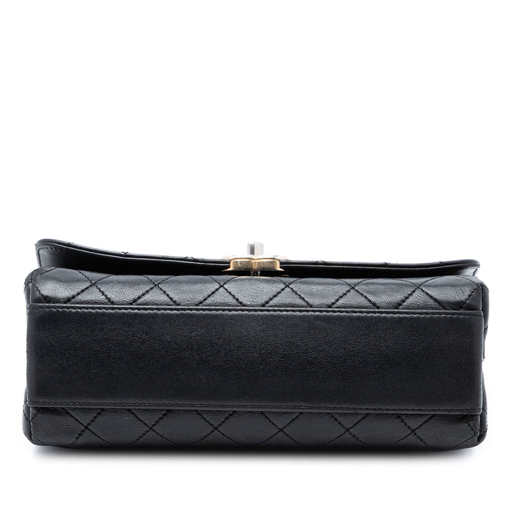 Chanel Medium Matelassé Cuir d’agneau La Parisienne à rabat