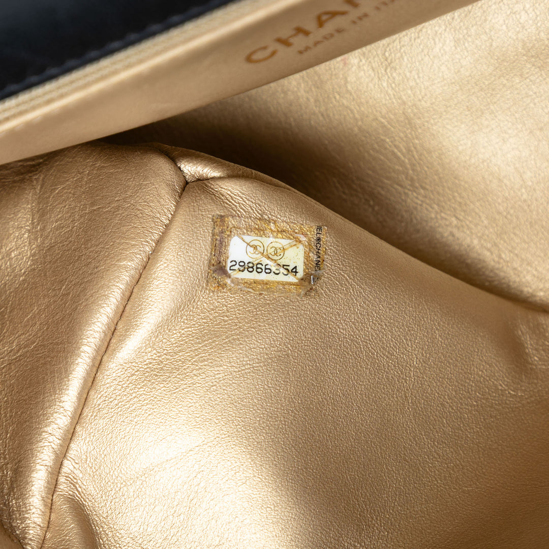 Chanel Medium Matelassé Cuir d’agneau La Parisienne à rabat