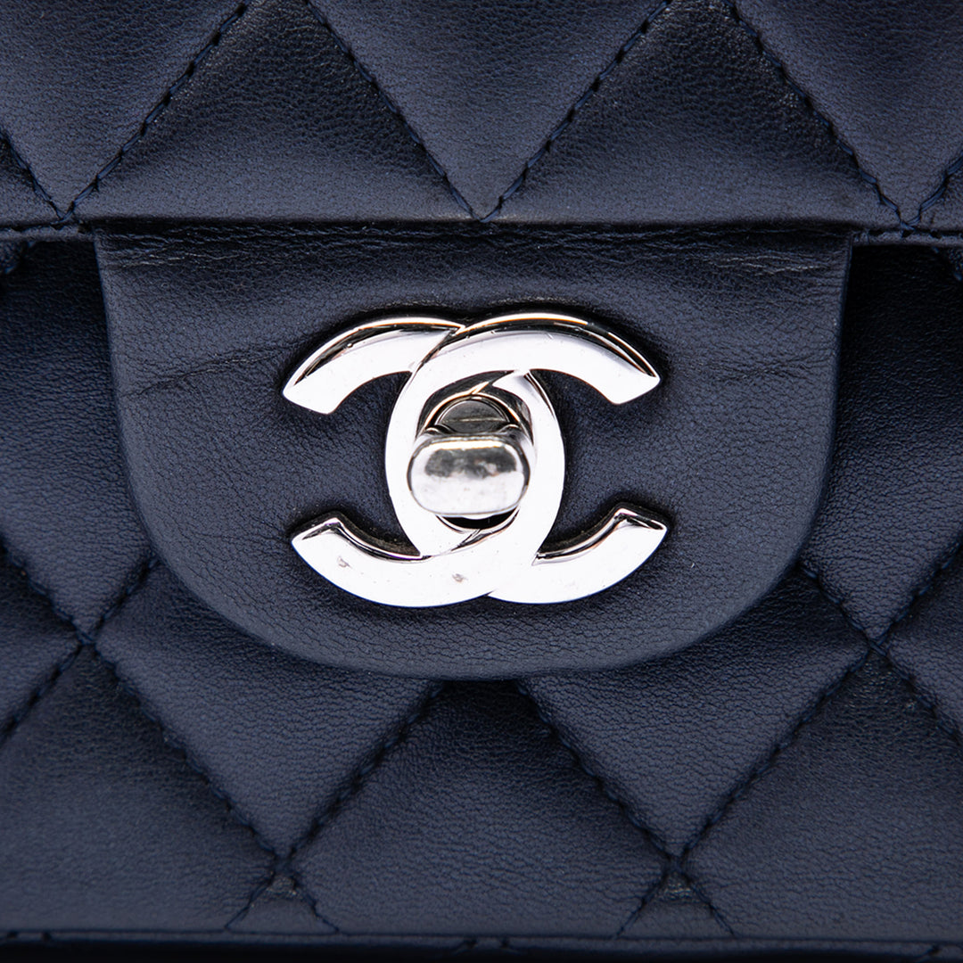 Chanel Medium Classic Cuir d’agneau Double rabat