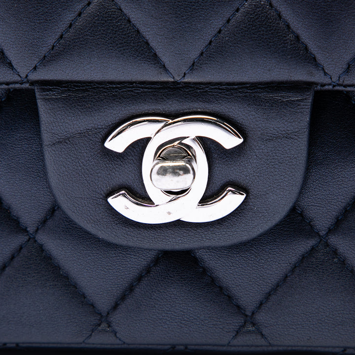 Chanel Medium Classic Cuir d’agneau Double rabat