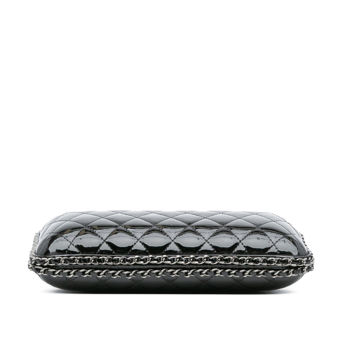 Chanel Quilted Cuir verni Chain Around Pochette Noir