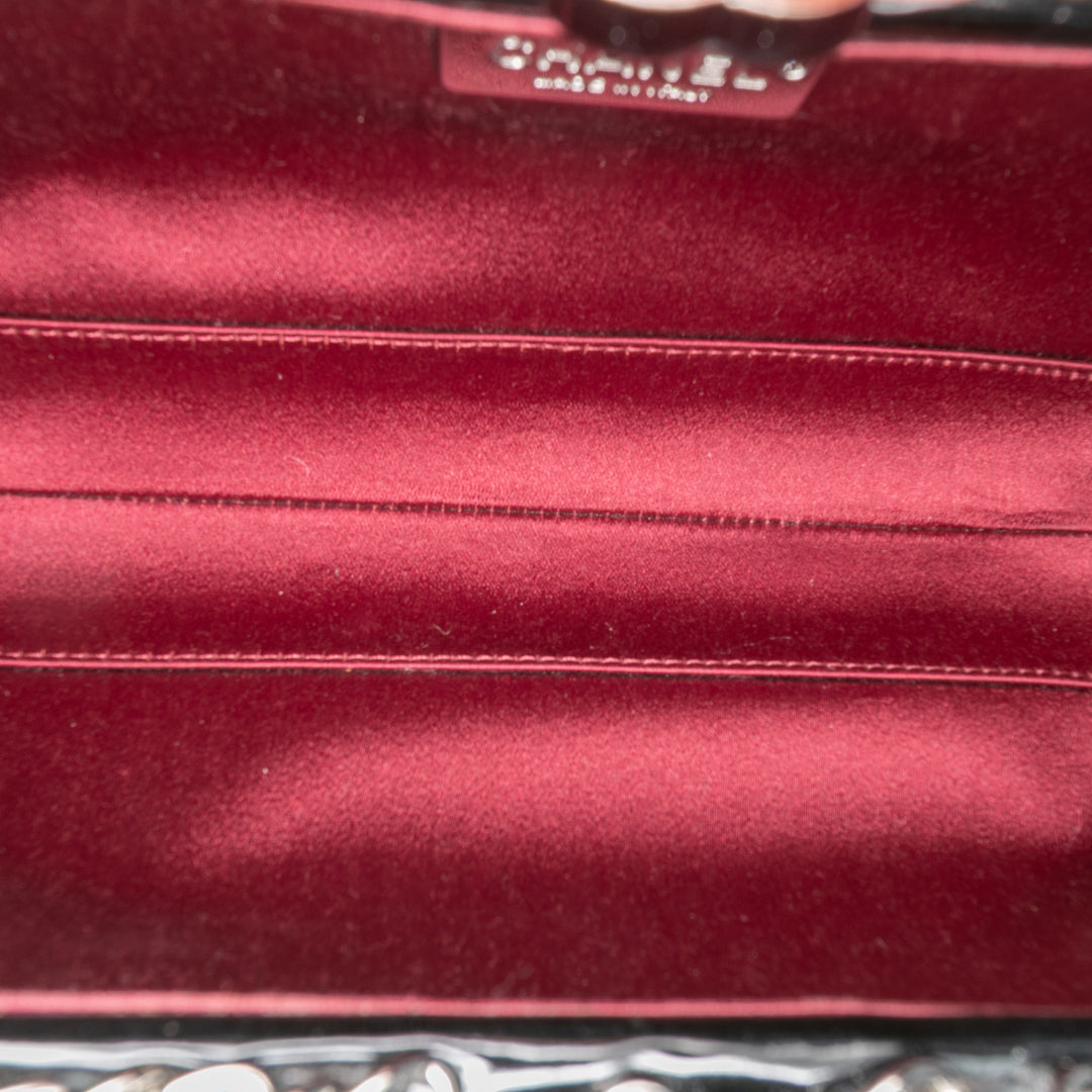 Chanel Quilted Cuir verni Chain Around Pochette Noir