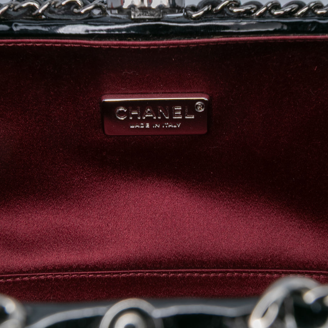 Chanel Quilted Cuir verni Chain Around Pochette Noir