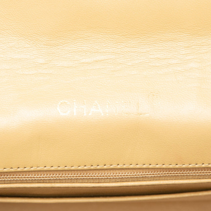 Chanel Sac bandoulière CC Matelassé Rond à rabat Cuir d'agneau Beige – vue 5 – GABY PARIS