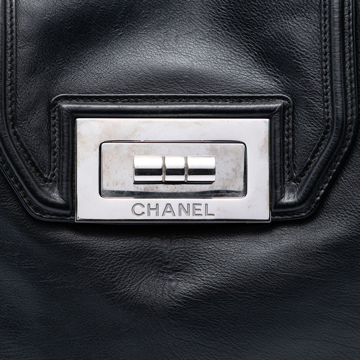 Chanel Large Cuir d’agneau Mademoiselle Lock Jewelry Cabas chaîne