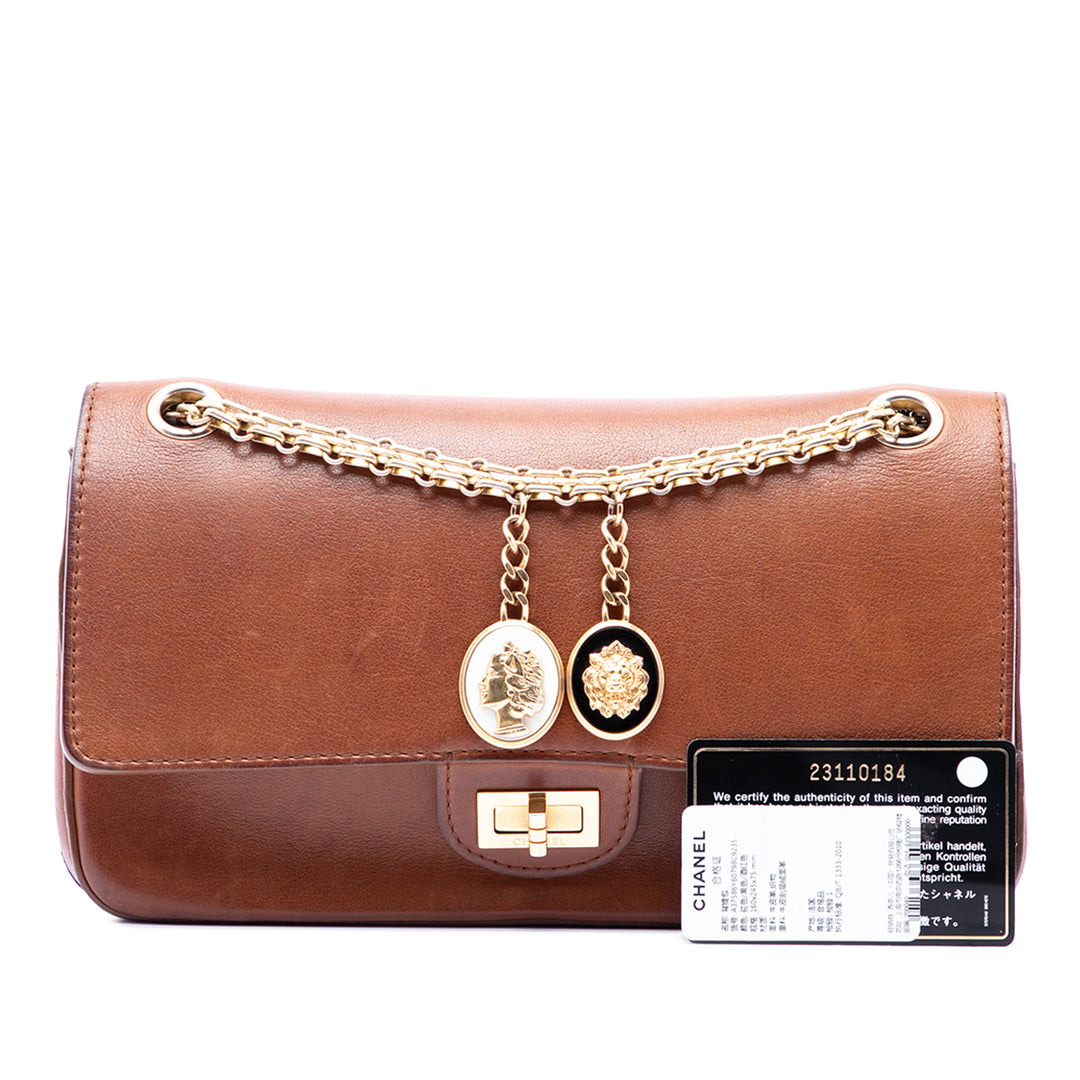 Chanel Édition limitée Cuir de veau Reissue 2.55 Medallion Double rabat 225