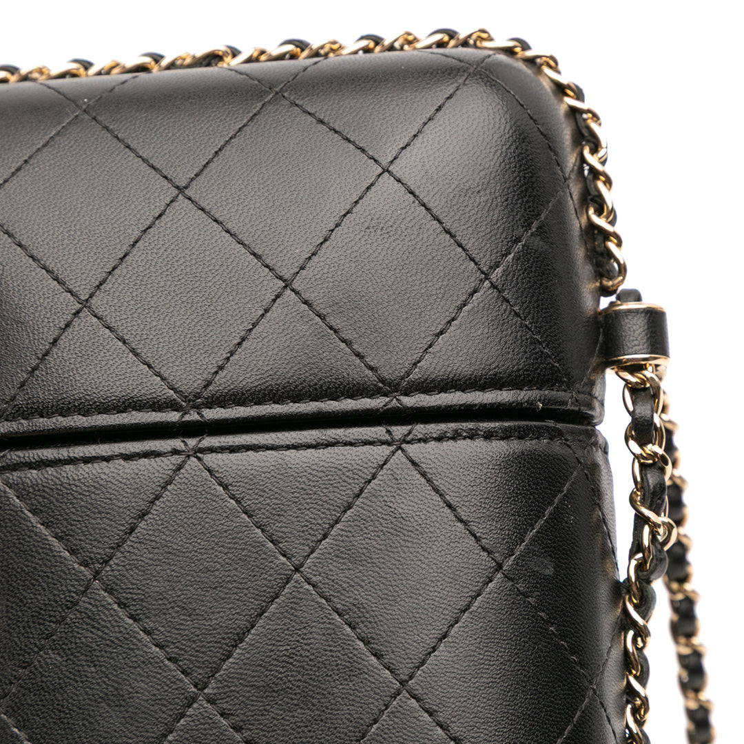 Chanel CC Quilted Cuir d’agneau Chain Around Phone Holder Noir – GABY PARIS Authentique