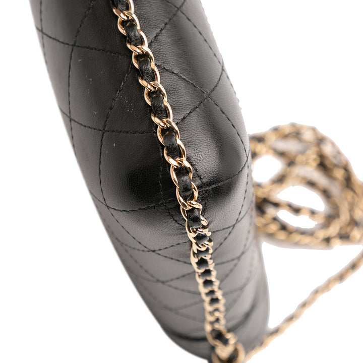 Chanel CC Quilted Cuir d’agneau Chain Around Phone Holder Noir – GABY PARIS Authentique
