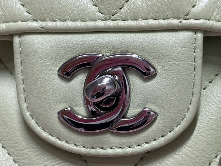 Chanel Small Classic Chevron Cuir d’agneau Double rabat