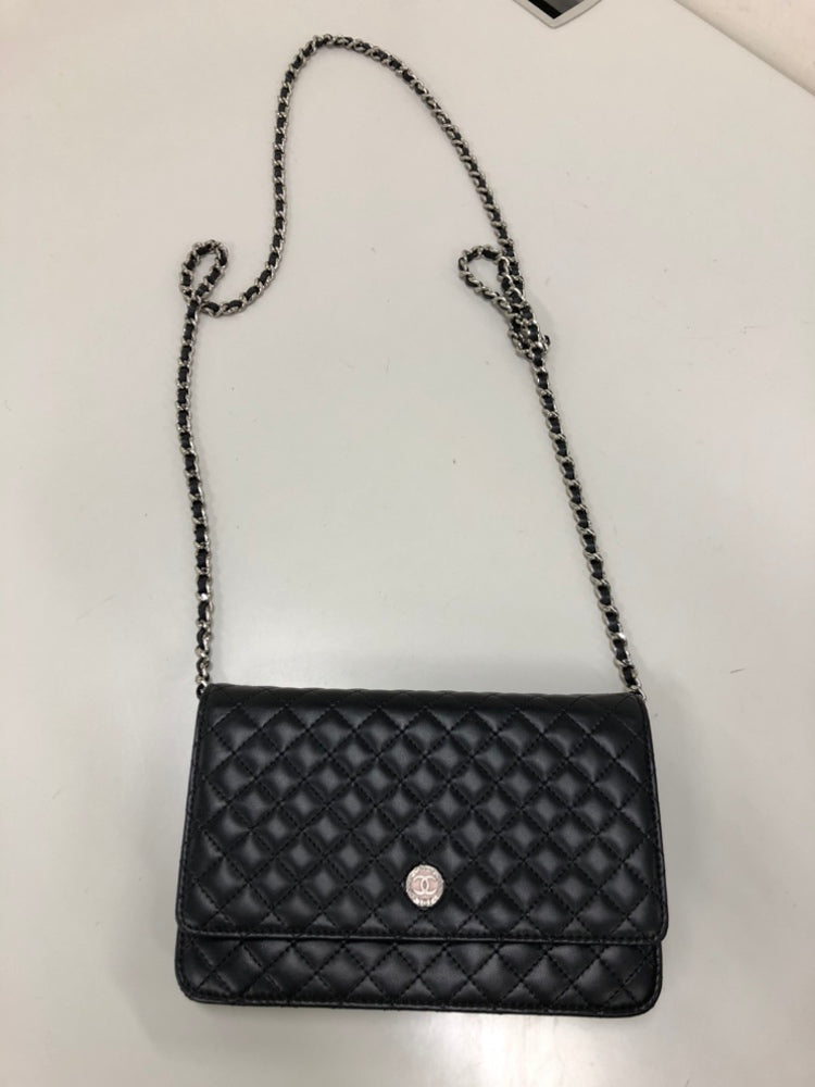 Chanel CC Microquilted Cuir d’agneau Wallet on Chain