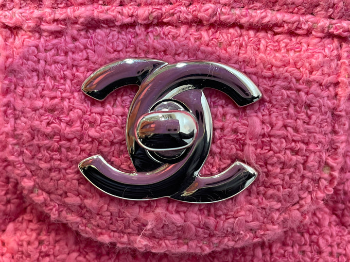 Chanel Medium Classic Tweed Beaded Flower Double rabat
