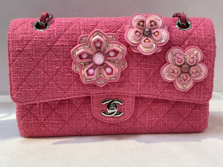 Chanel Medium Classic Tweed Beaded Flower Double rabat