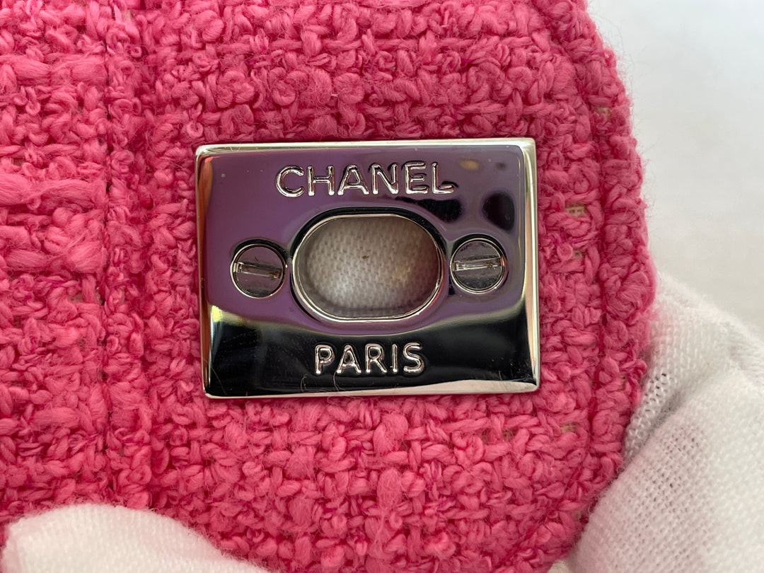 Chanel Medium Classic Tweed Beaded Flower Double rabat