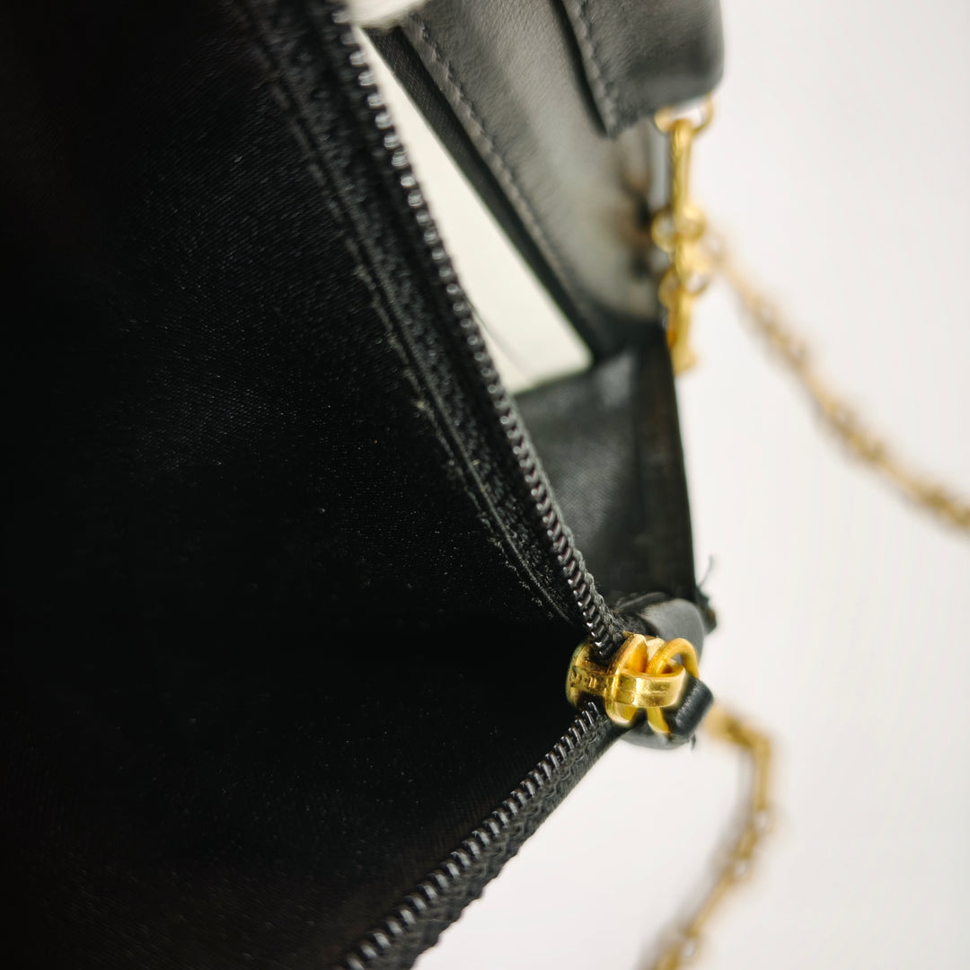 Chanel Paris Moscou Vinyl Moujik Pochette avec chaîne