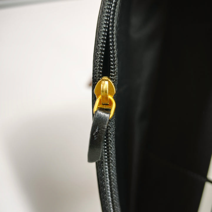 Chanel Paris Moscou Vinyl Moujik Pochette avec chaîne