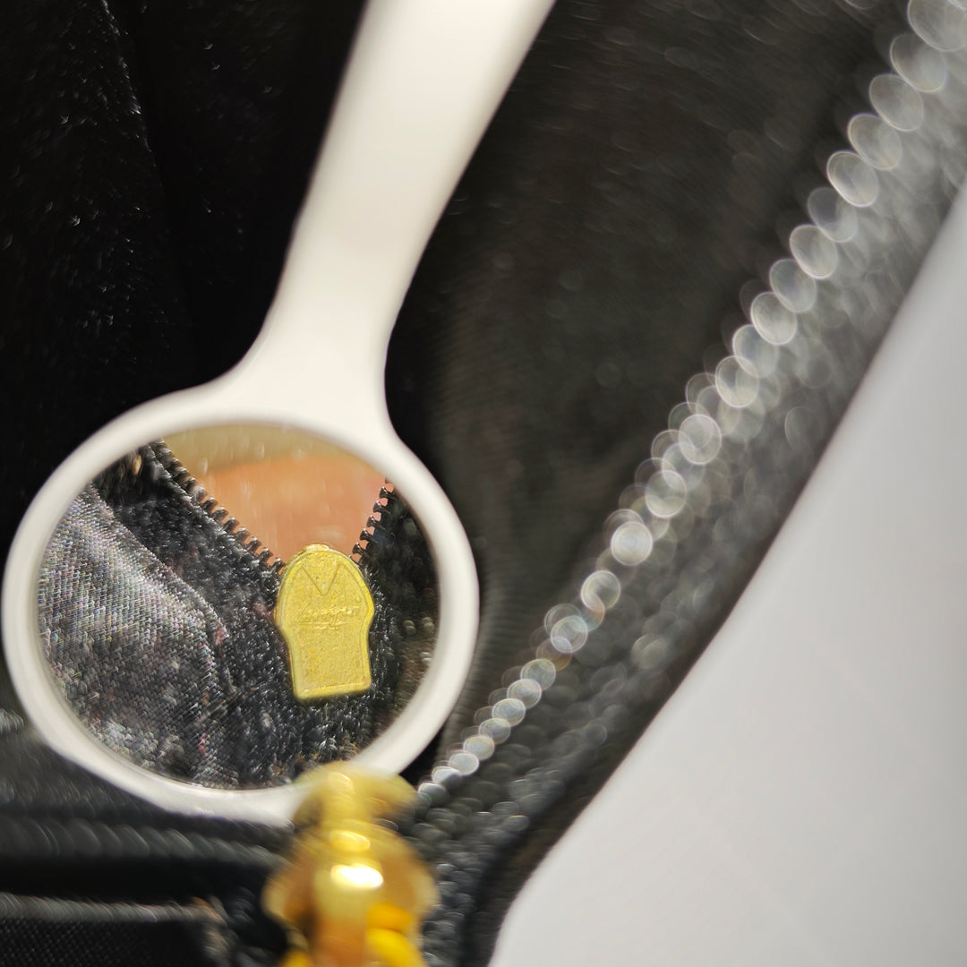 Chanel Paris Moscou Vinyl Moujik Pochette avec chaîne