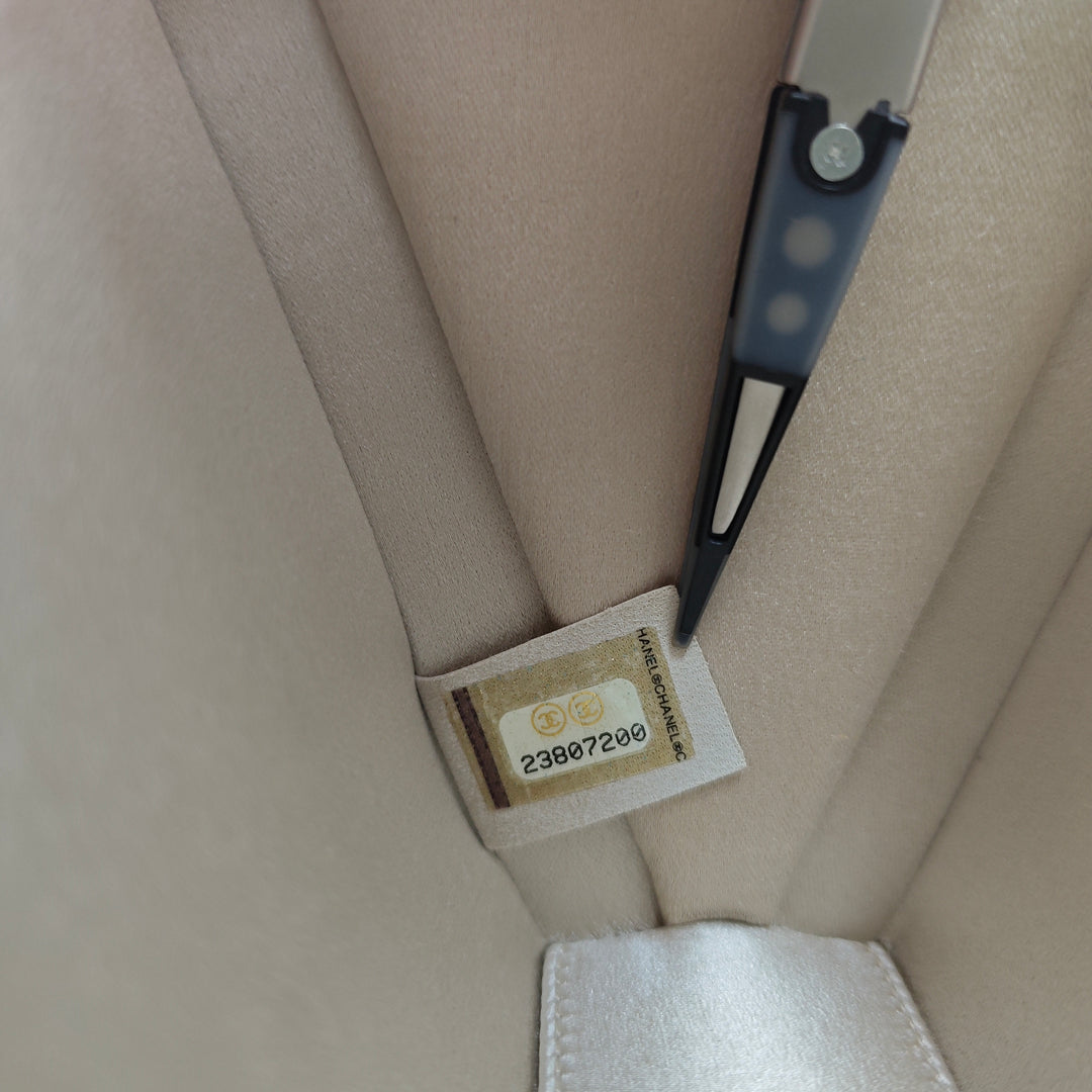 Chanel Chocolate Bar Metallic Cuir d’agneau Frame Pochette avec chaîne